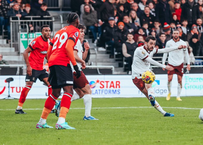 INGLÊS: De virada, Manchester City bate o Luton e põe fim a jejum