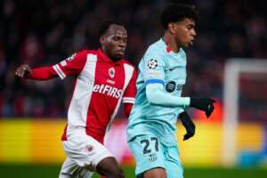 Xavi minimiza tropeço do Barcelona diante do Antuérpia: 'A derrota que dói foi contra o Girona'