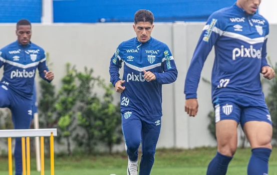 Jean Lucas renova com o Avaí