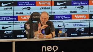 Mano espera aceno da diretoria para pensar em 2024: 'Clube precisa ver prioridades'