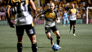 Lateral avalia Série B e projeta Criciúma na elite nacional em 2024