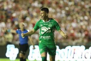 Série B: Chapecoense tenta repatriar atacante do Botafogo-SP e Perotti volta do Japão