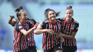 COPINHA FEMININA: São Paulo massacra Real Brasília e fica a um empate da classificação