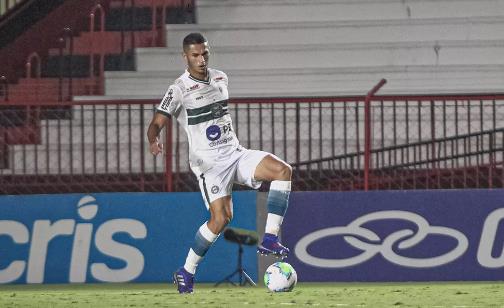 Paulistão: Guarani avança por zagueiro do Coritiba que atuou no Botafogo-SP em 2023