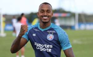 Bahia anuncia saída de três jogadores, incluindo zagueiro do Corinthians
