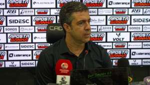 Catarinense: Novo técnico destaca 'projeto grandioso' no Figueirense e quer acesso rápido