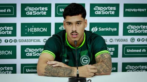 Carioca: Zagueiro que estava no Goiás pode ser o substituto de Adryelson no Botafogo