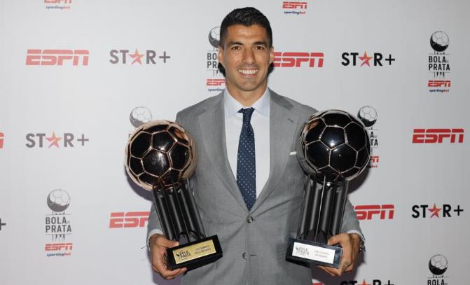 Bola de Prata: Suárez é eleito o craque do Brasileirão e Endrick leva troféu revelação