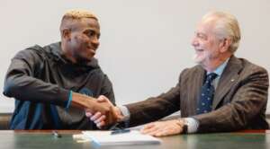 Italiano: Napoli acerta renovação de atacante Victor Oshimen até 2026