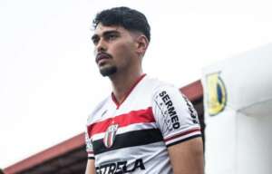 Finalista do Prêmio Puskas, Guilherme Madruga pode jogar o Brasileirão