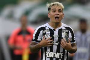 Após negativa do Corinthians, Santos encaminha empréstimo de Soteldo para outro clube do Brasileirão