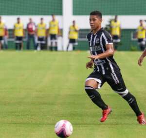 Paulista A2: Atacante retorna da Espanha para vestir a camisa do Taubaté