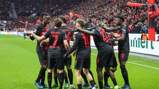 ALEMÃO: Bayer Leverkusen faz 3 a 0 Eintracht Frankfurt, volta a vencer e dispara na ponta