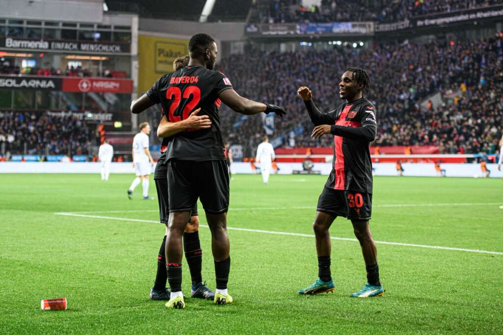ALEMÃO: Bayer Leverkusen goleia o Bochum com hat-trick de Schick e mantém folga no topo