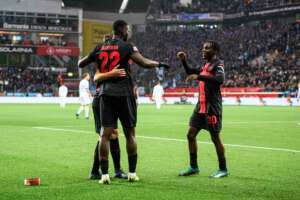 ALEMÃO: Bayer Leverkusen goleia o Bochum com hat-trick de Schick e mantém folga no topo