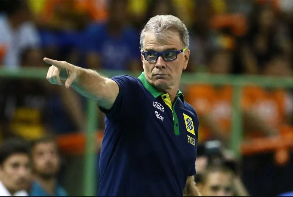 Vôlei: Bernardinho assume comando da seleção brasileira para Jogos de Paris-2024