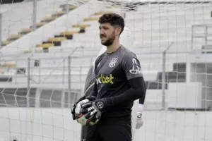 Caíque França rescinde com a Ponte Preta e é anunciado pelo Sport