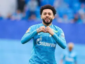 Internacional negocia com Claudinho, ex-Braga, e quer tirar meia do Flamengo