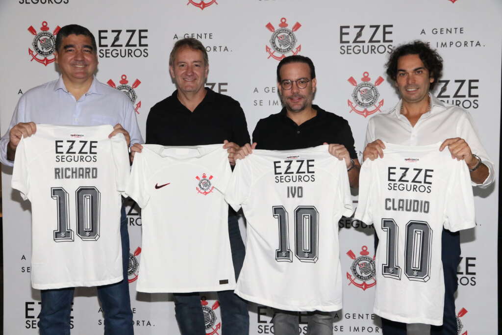 Corinthians fecha acordo e seguradora terá marca estampada no time principal e no da Copa SP