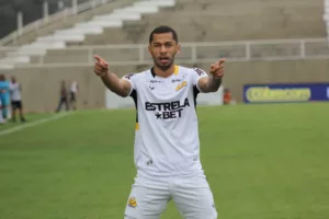 Paulistão: Guarani aguarda Criciúma para negociar com atacante Fabinho