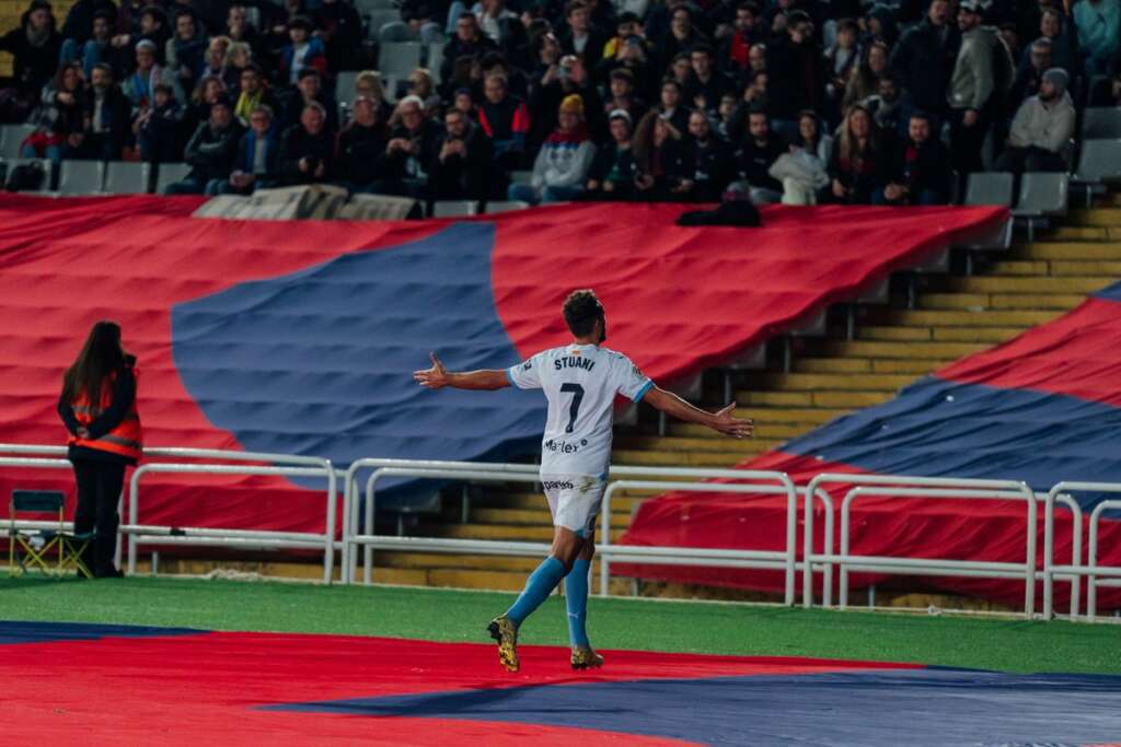 ESPANHOL: Girona faz 4, derrota o Barcelona fora e assume a liderança isolada