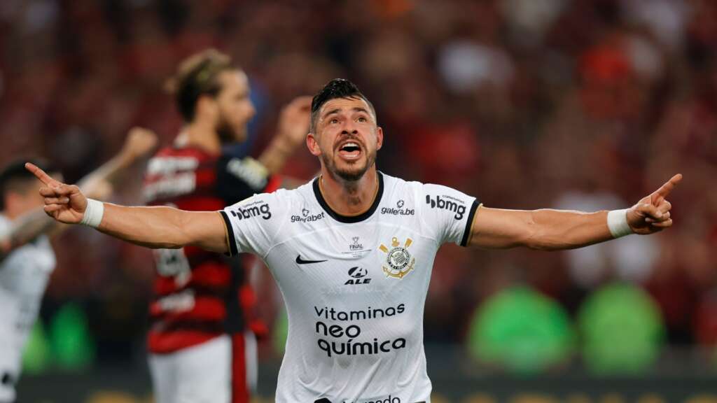 Paulistão: Santos fecha contratação de meia ex-Corinthians