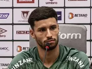 Martinelli estranha clima da Arábia e pede para Fluminense 'se adaptar com bola mais leve'