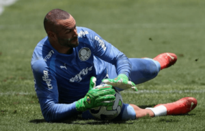 Weverton chega a 35 jogos sem ser vazado no ano e iguala recorde de 2020 no Palmeiras