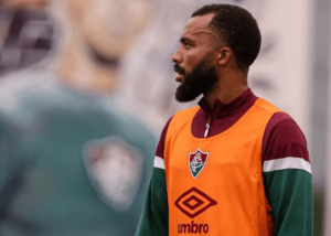 Samuel Xavier trabalha normalmente e defenderá o Fluminense no Mundial de Clubes