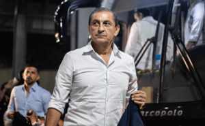 Depois de dispensar diretor, Vasco deve dar continuidade para Ramón Díaz