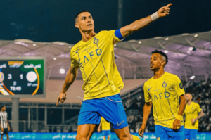 Cristiano Ronaldo volta a fazer 50 gols em uma temporada e leva Al-Nassr à semifinal na Arábia