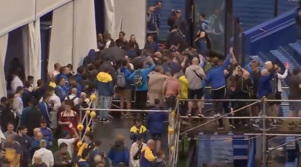 Presidente da Argentina, Javier Milei é “escorraçado” em eleição no Boca Juniors. VÍDEO!