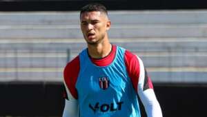 Paulistão: Na incerteza por Fábio Sanches, Ponte Preta sonda zagueiro dispensado pelo Botafogo-SP