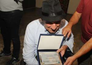 Pai da matéria, Osmar Santos recebe homenagens em festa da ABRACE e da ACEISP