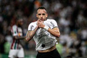 Após Antônio Carlos, Fluminense acerta com meia do Corinthians para 2024