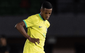 Corinthians avança pela contratação de Robert Renan