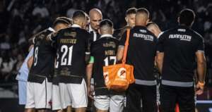 Jogadores do Vasco admitem alívio com permanência na elite do Brasileirão