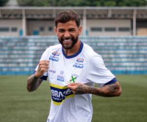 Paulistão: Ex companheiro de Ozil, lateral direito retorna ao Santo André