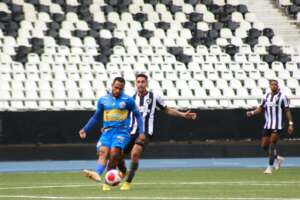 Carioca: Volante do Sampaio Corrêa passa por cirurgia na coluna após acidente de carro