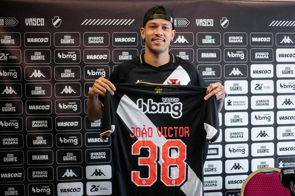 João Victor é apresentado no Vasco