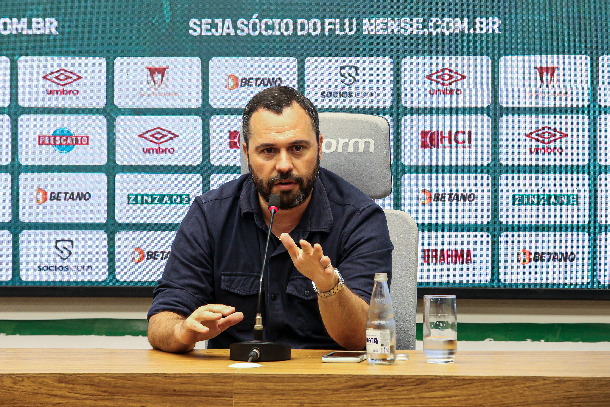 Carioca: Presidente do Fluminense critica grama sintética: ‘Tem gente que prefere shows, eu prefiro títulos’