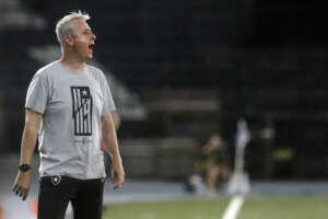 Carioca: Técnico do Botafogo comenta sobre vaias da torcida em tropeço