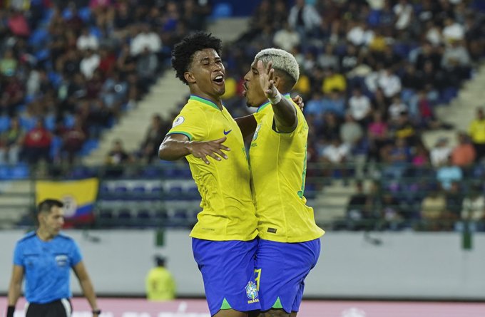 Brasil bate colombia no Pre Olimpico