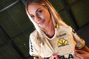 Catarinense: Criciúma lança uniforme em homenagem a mosaico criado pela torcida