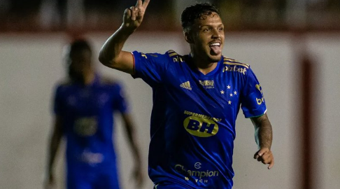 Mineiro: Cruzeiro troca meia por joia da base do Coritiba