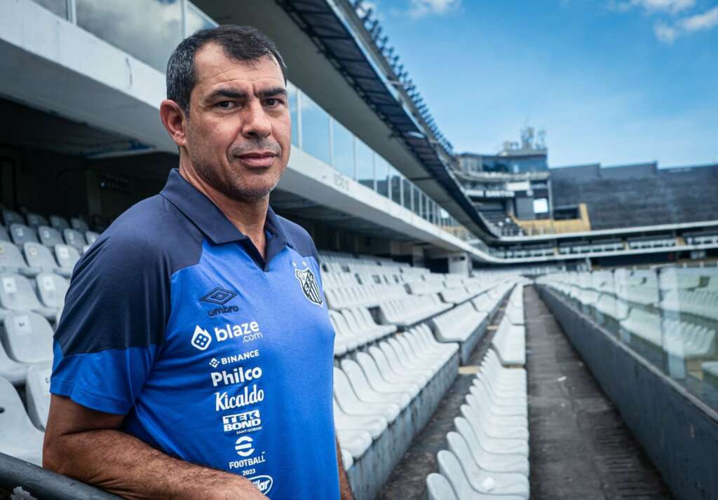 Clube japonês cobra Santos publicamente por multa de R$ 7,4 milhões de Fábio Carille