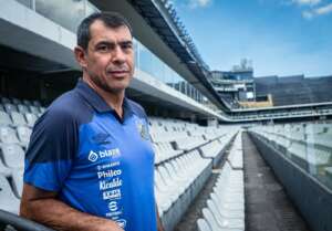 Clube japonês cobra Santos publicamente por multa de R$ 7,4 milhões de Fábio Carille