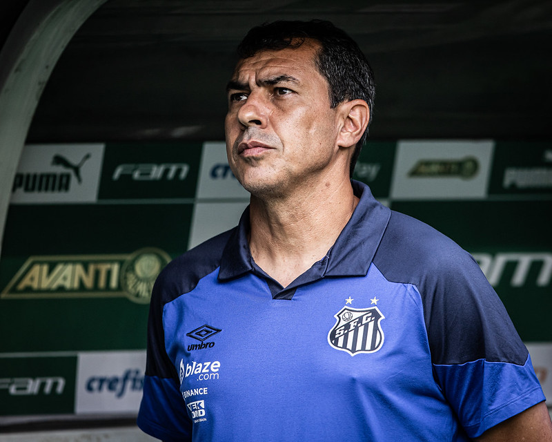 Carille reclama de gramado apos derrota para o Palmeiras