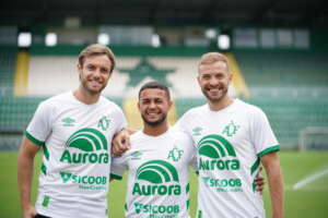 Catarinense: Chapecoense apresenta mais três reforços e promete voltar aos 