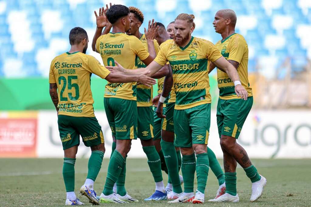 MATO-GROSSENSE – Cuiabá da show em casa e encosta na ponta